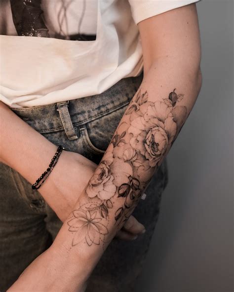 15 Stunning Arm Tattoos For Women Fabbon