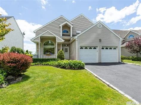 27 Spinnaker Ln East Patchogue Ny 11772 Realtor Com