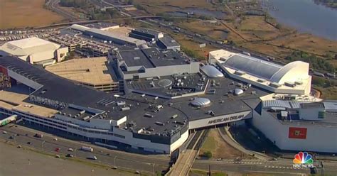 America S Second Largest Mall Opens In New Jersey