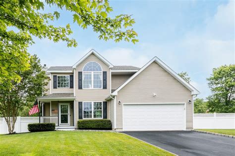 Available 4 Danamarie Ln East Patchogue Ny 11772 Mls 953107