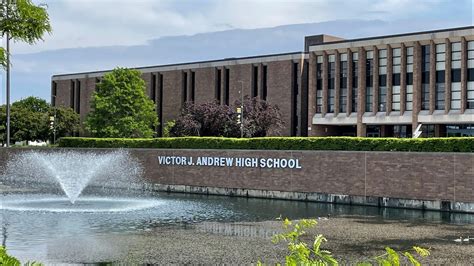 Weg An Der Victor J Andrew High School